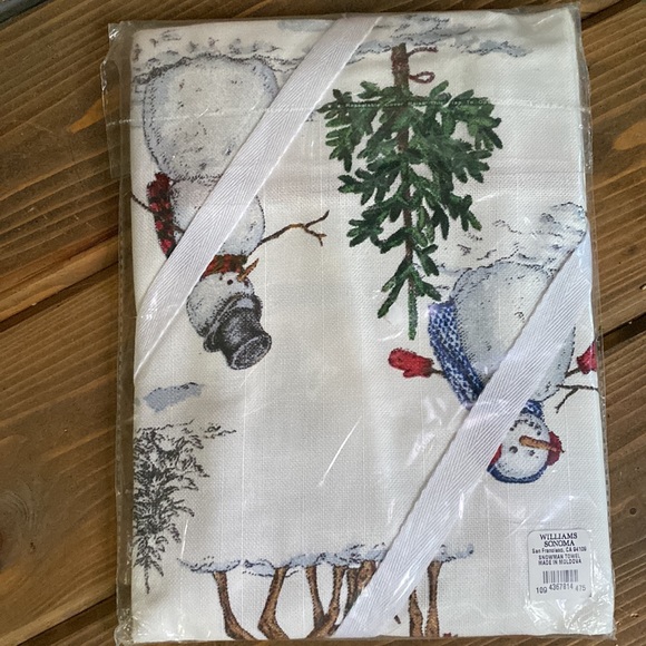 Williams Sonoma Winter Wonderland Snowman Kitchen Towels, Set of 2 ❄️☃️🎅🏻🎄 - Picture 10 of 16